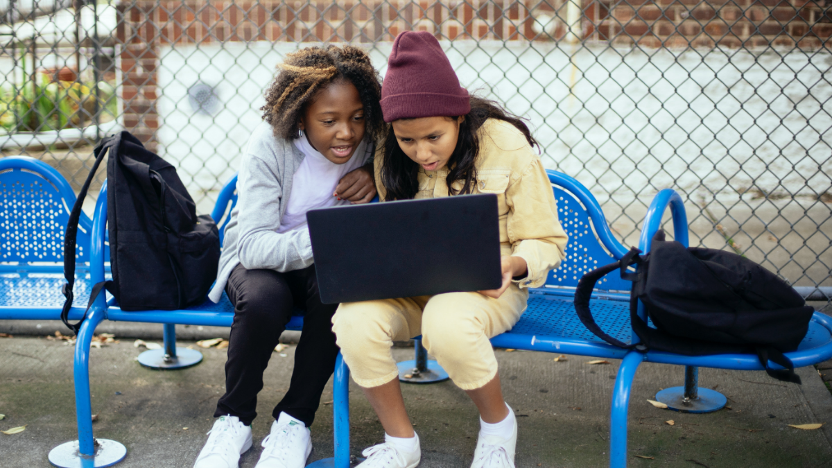 This site allows you to create quizzes quickly and easily.